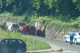 Udes na Nuli, auto udario u zid