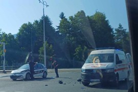 Težak udes u Sarajevu, učestvovalo vozilo Hitne pomoći
