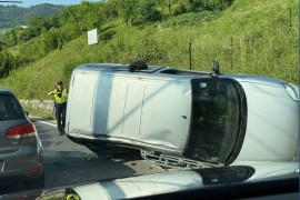 Udes na Kobiljoj Glavi: Vozila završila u kanalu