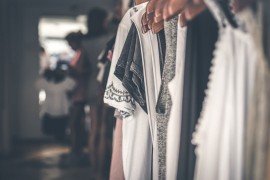 Kapsula garderoba za ljeto: 10 komada koji idu uz sve