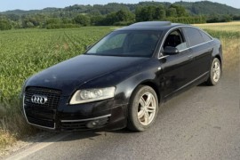 Ostao bez audija: Vozio sa lažnim tablama, imao spid, a za kazne ...