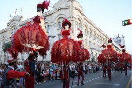 TrotoArt: Renomirane francuske trupe iz Pariza oduševile brojne ...