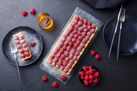 Tart sa malinama i bijelom čokoladom