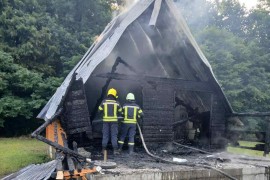 Gorjela vikendica kćerke suspendovane tužiteljke, sumnja se da je ...