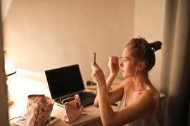 Najbolja ljetnja šminka za vrućine: Pet koraka za svjež izgled bez ...