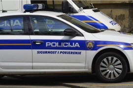 U dvije saobraćajne nezgode učestvovalo osam automobila