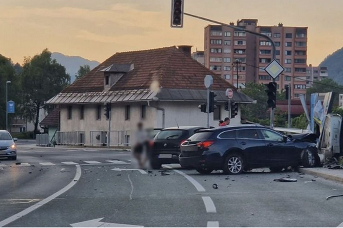 Teška nesreća u Sloveniji, poginuo mladić iz BiH