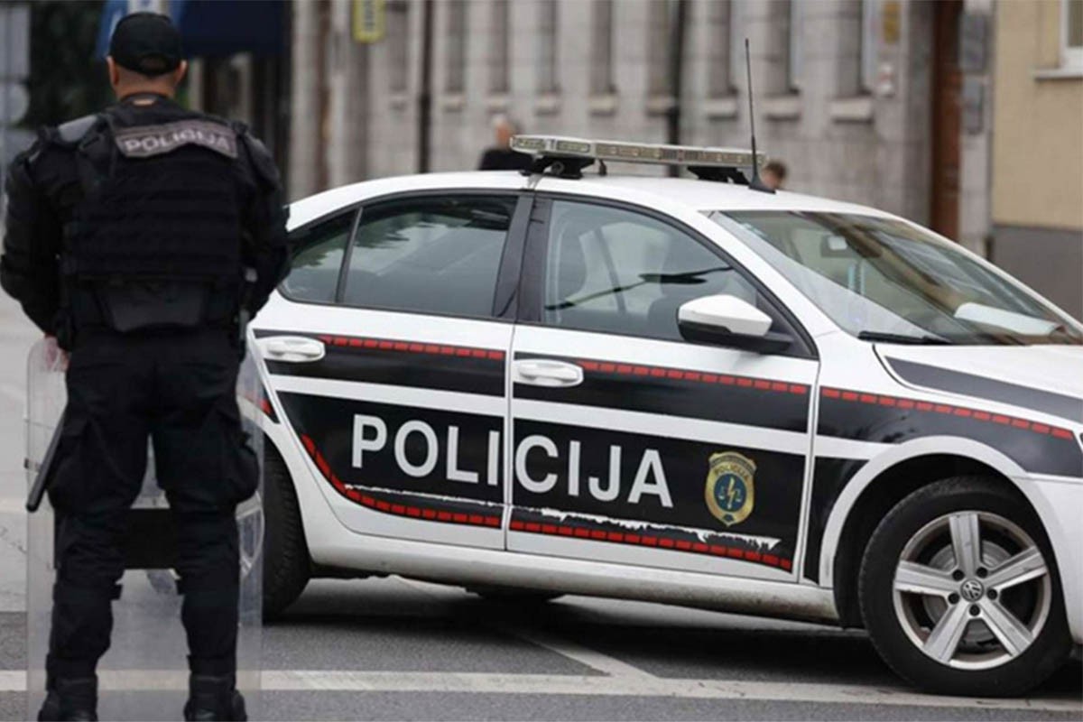 Dva muškarca povrijeđena u sudaru autobusa i motornog vozila