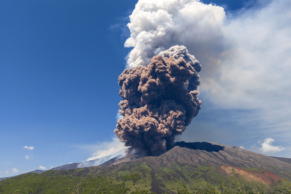 Kako je erupcija Etne izgledala iz svemira (FOTO)