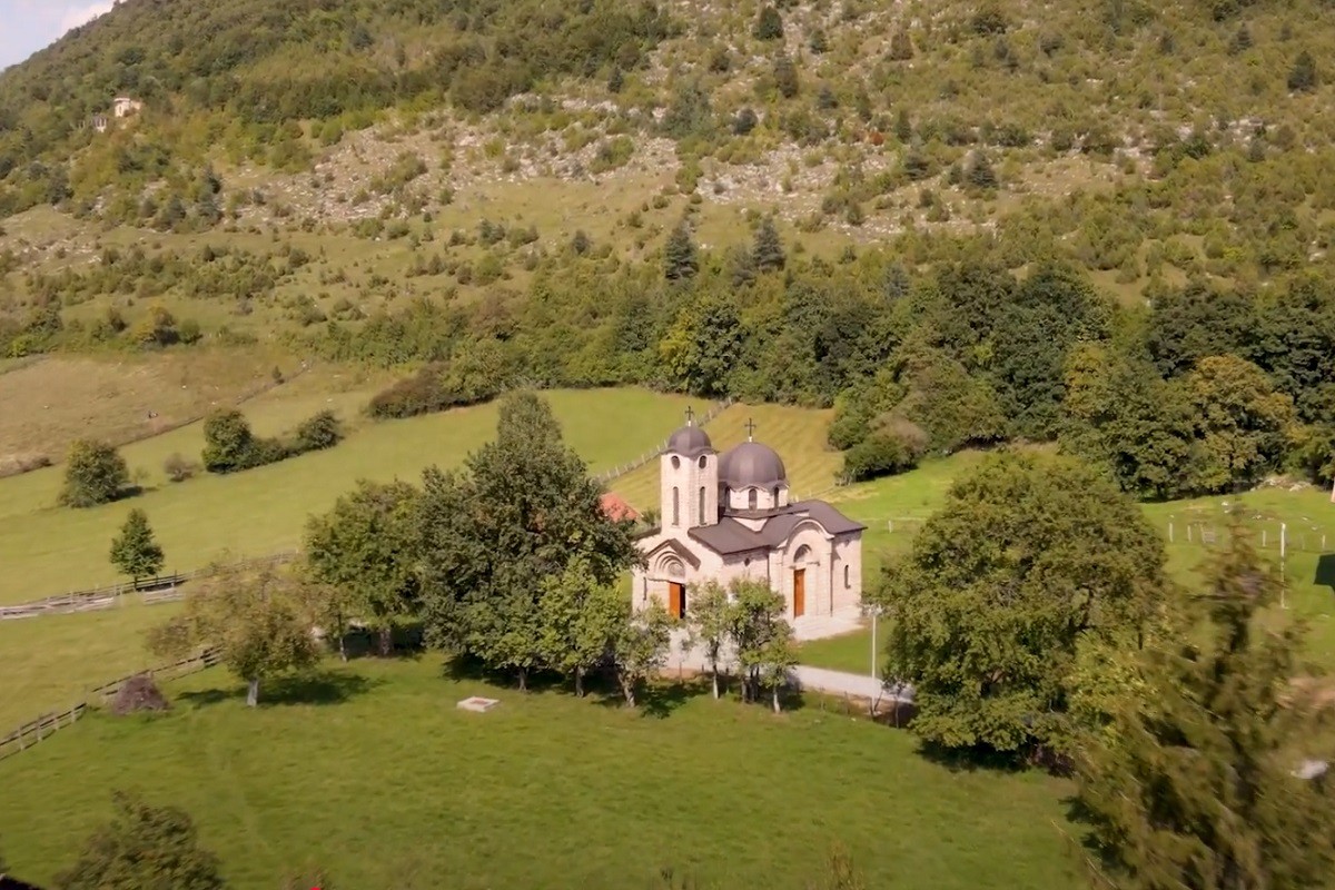 U hodočašću do manastira u Knežini učestvovalo oko 60 vjernika