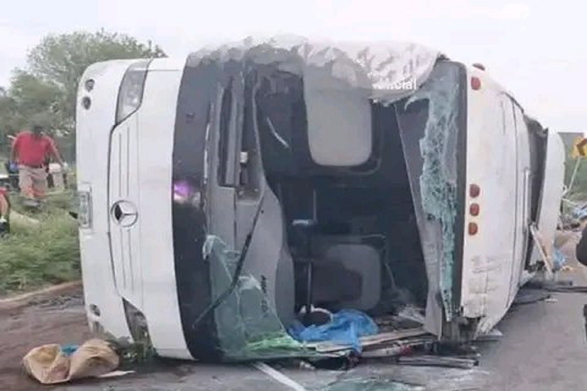 Prevrnuo se autobus: Najmanje 11 mrtvih, među njima i djeca (FOTO/VIDEO)