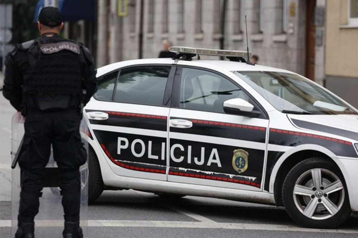 Teška saobraćajka: Jedna osoba poginula, druga teže povrijeđena