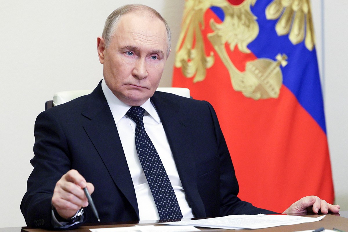 Putin: Koristiti ćirilicu, a ne "bućkuriš latinice i drugih simbola"