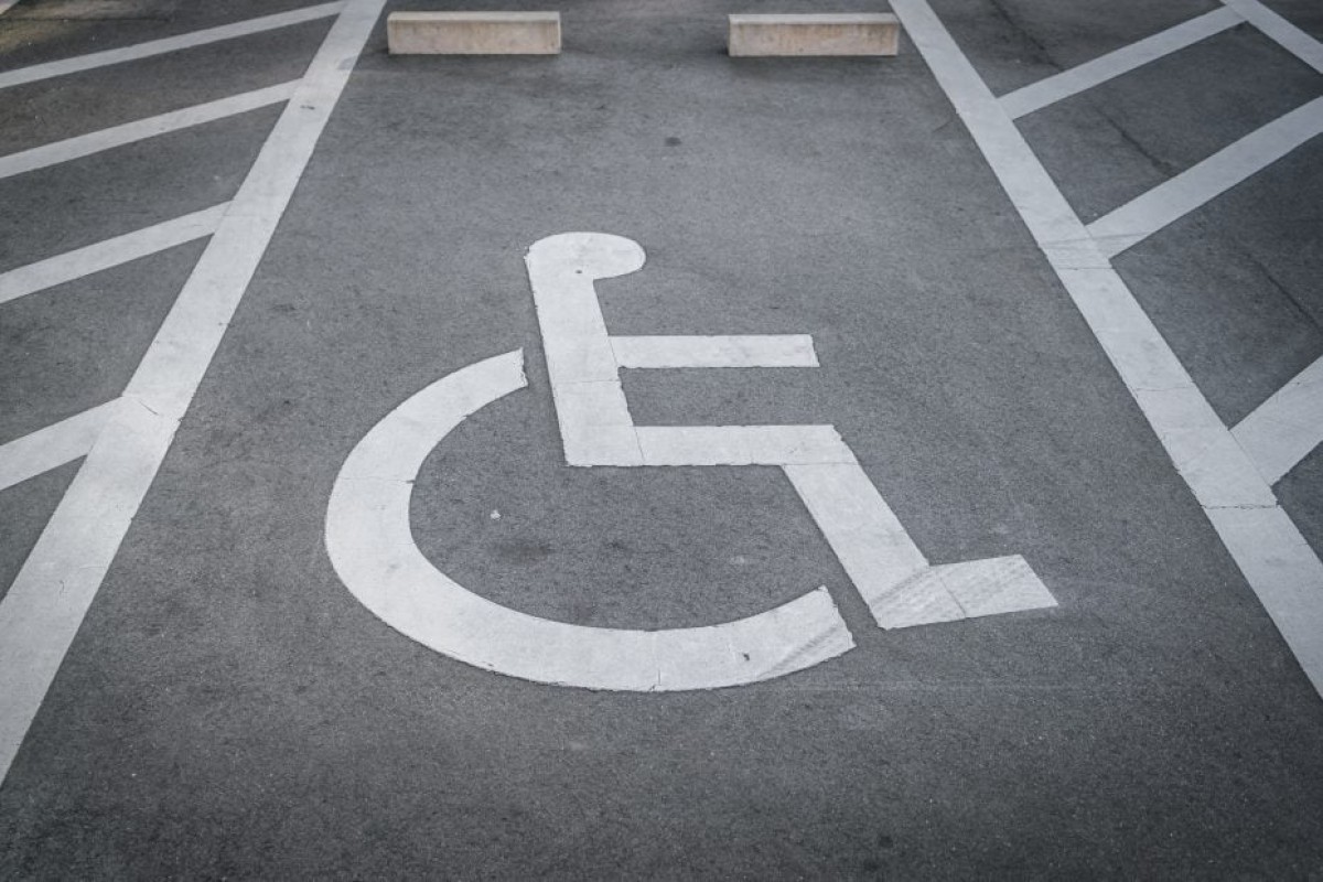 Apel Banjalučanima da ne parkiraju: Obilježavanje parking mjesta za osobe sa invaliditetom