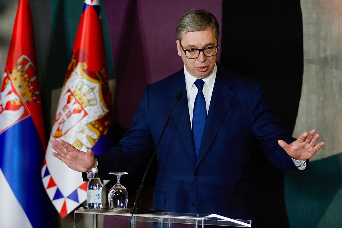 Vučić: Predložiću da se policiji daju čvršća ovlašćenja