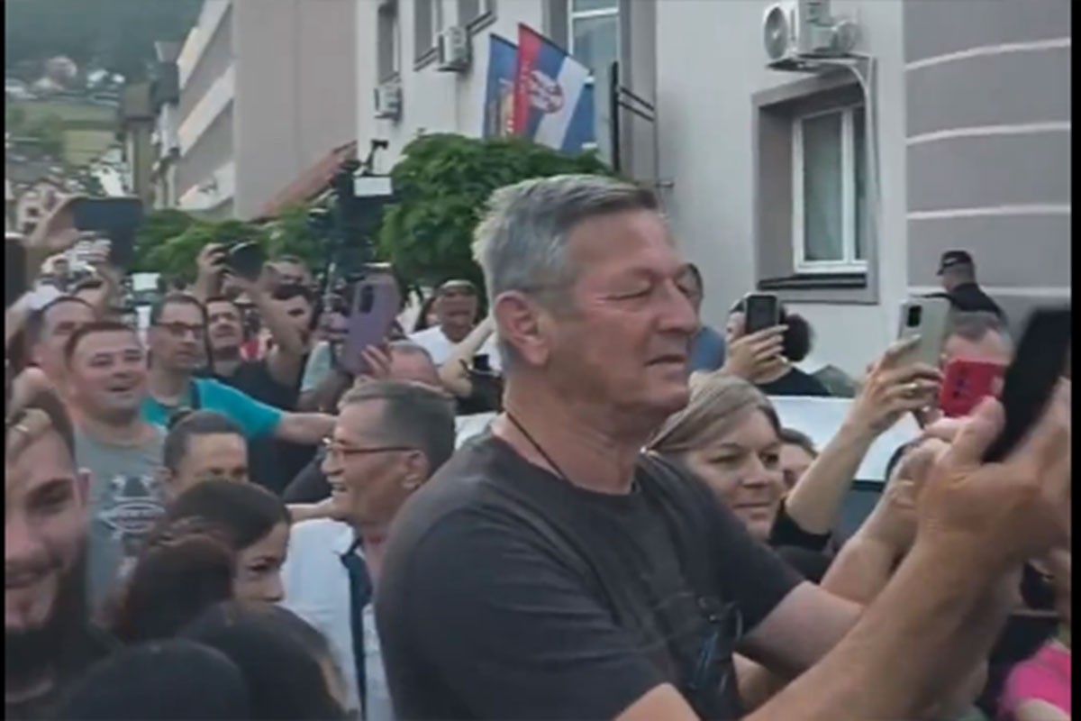 Lista "Ujedinjeni za Kosjerić" proglasila pobjedu, Gagi Jovanović zapjevao (VIDEO)