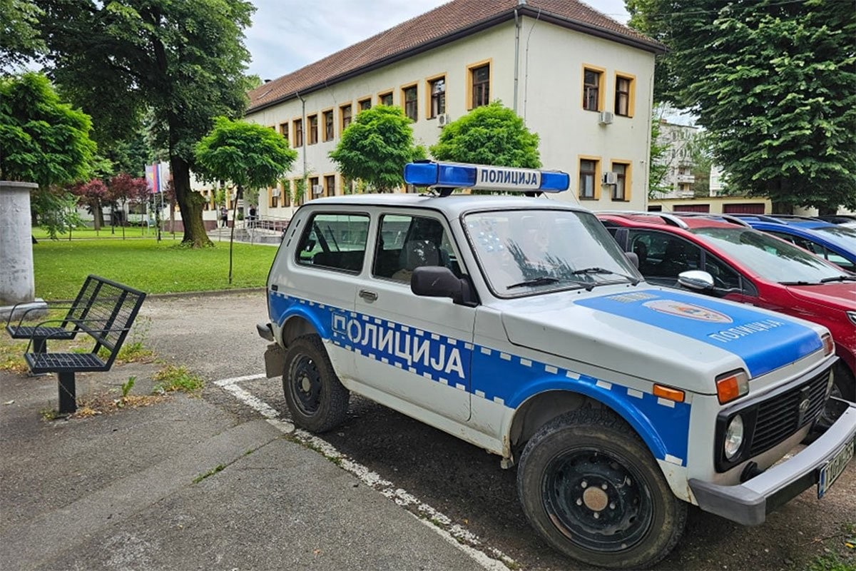 Policija u prisustvu Miličevića pretresla Gradsku upravu Teslić