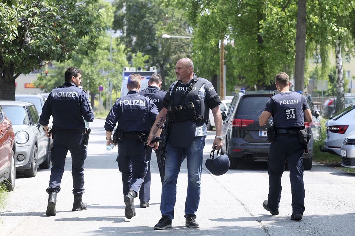 Dan nakon masovne pucnjave u Gracu, policija evakuisala vrtić i školu