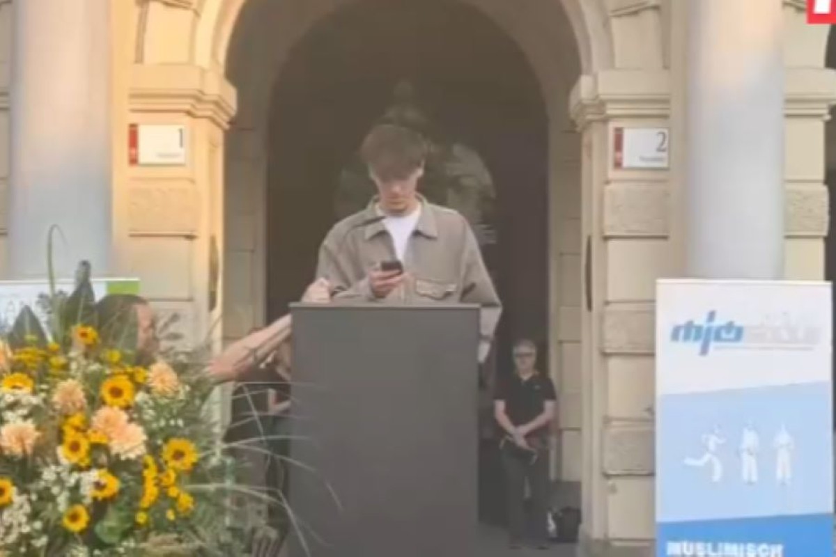 Hanin brat održao potresan govor na trgu u Gracu, sve prisutne dirnuo do suza
