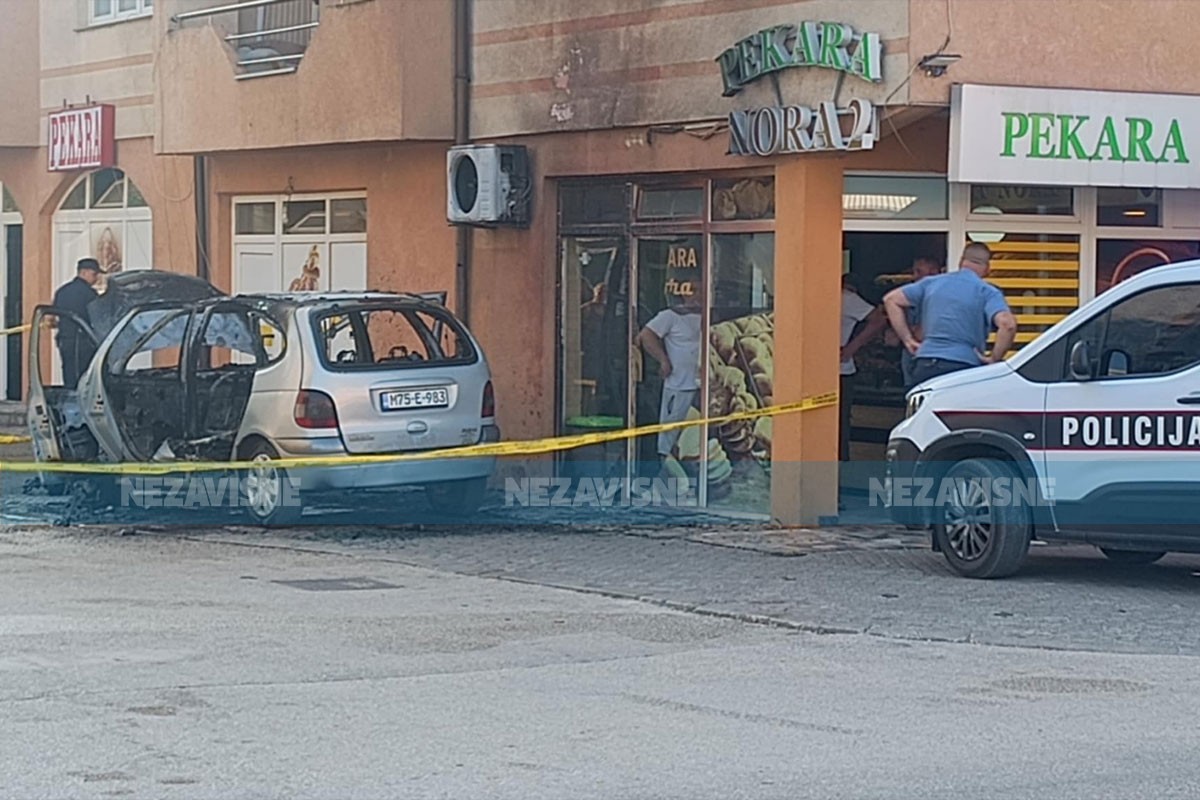 Drama u Sanskom Mostu: Automobil se zapalio, vatra oštetila i pekaru (VIDEO)