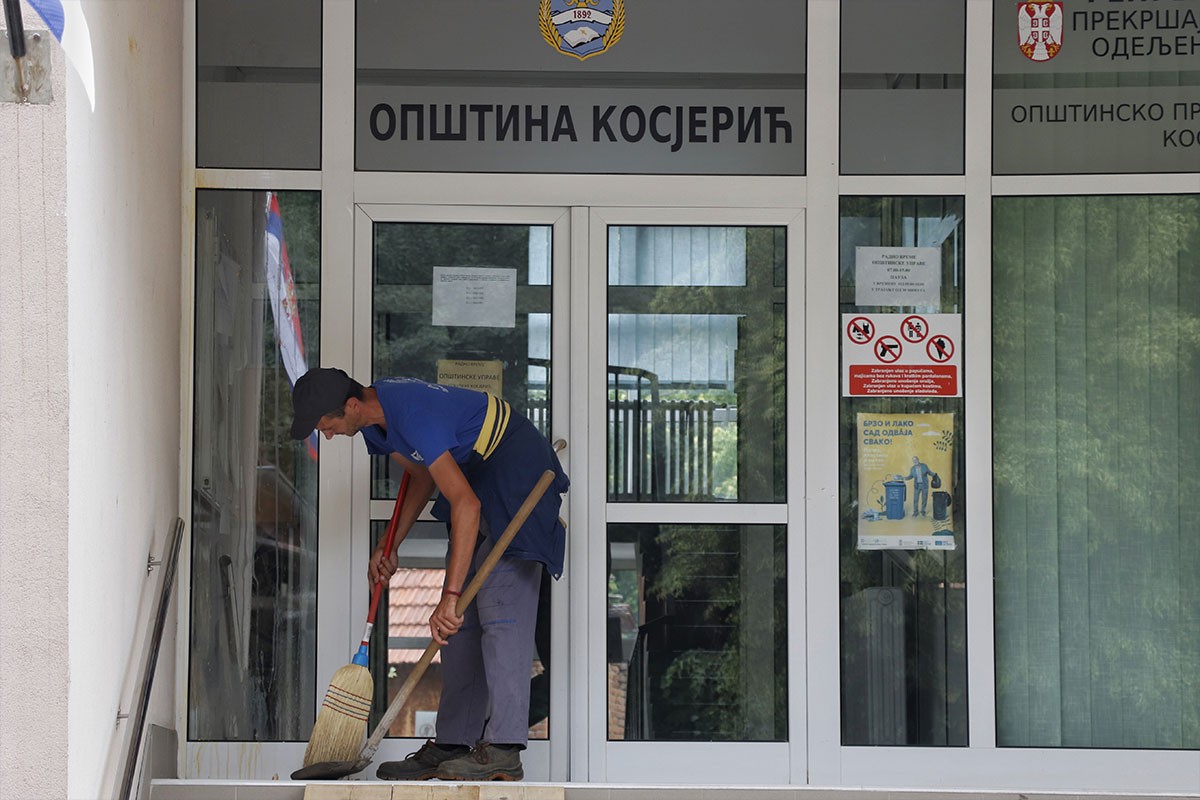 Sve ili ništa: Konačni "okršaj" SNS-a i opozicije na biračkom mjestu broj 25?