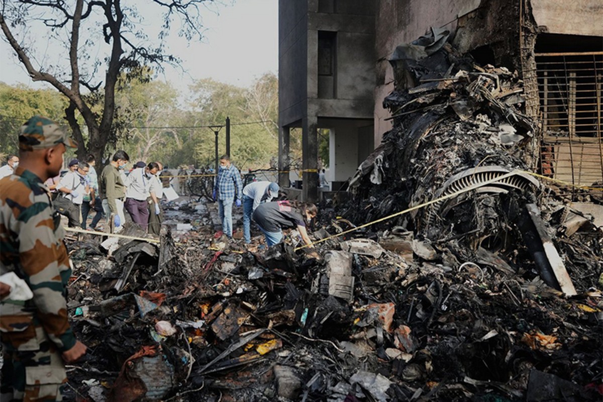 Pronađena i druga crna kutija palog aviona u Indiji