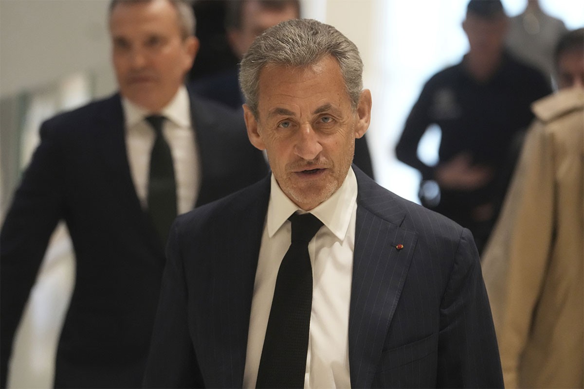 Bivšem francuskom predsjedniku Sarkoziju oduzeta Legija časti