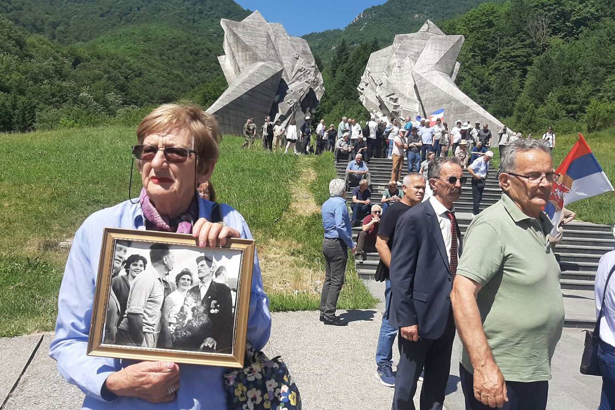 Bitka na Sutjesci: Dvije stijene simbolizuju hrabrost