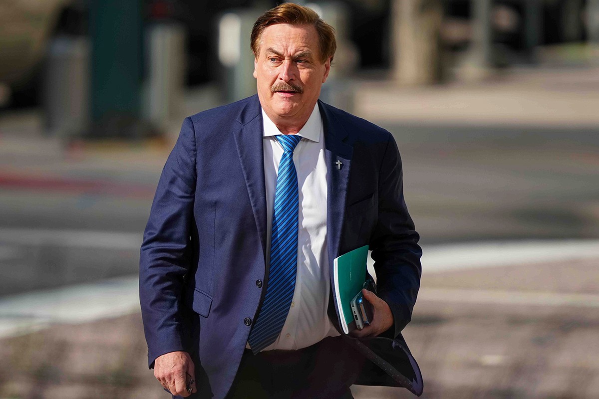 Trampov saveznik izgubio na sudu: Mora platiti milionsku odštetu