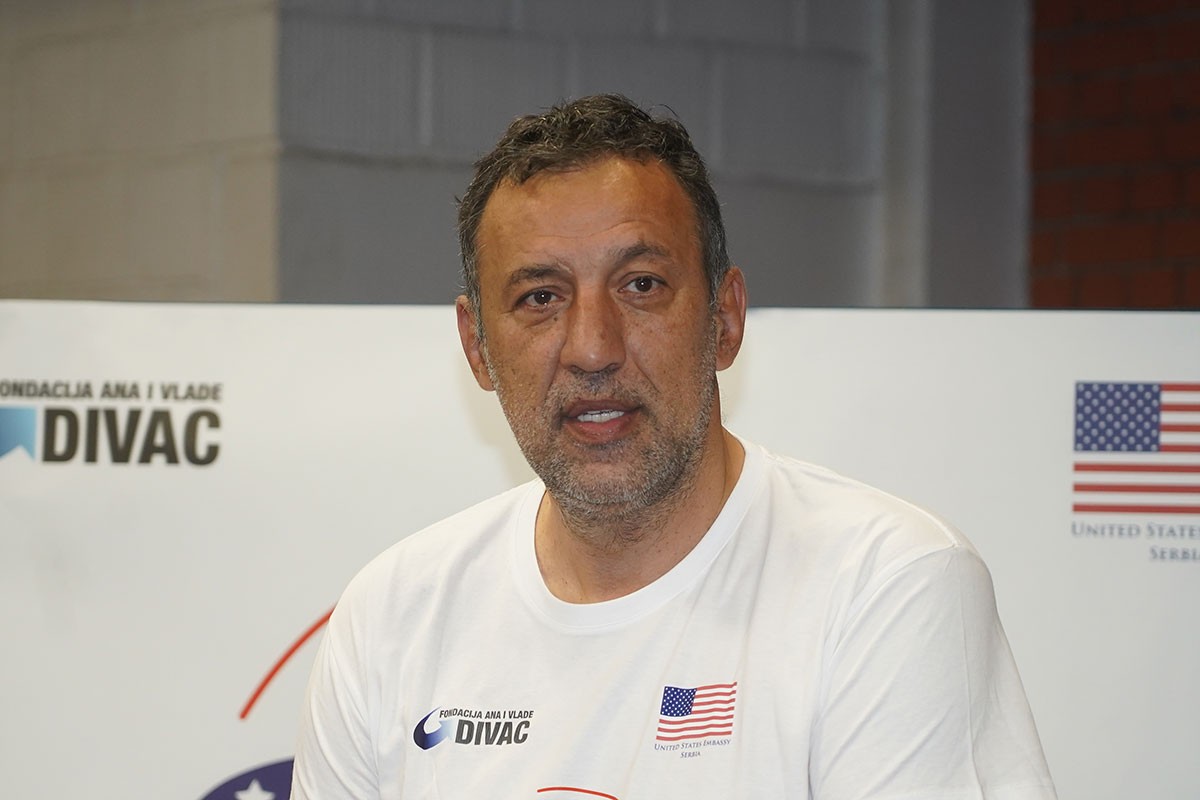 Oglasio se Vlade Divac iz bolnice