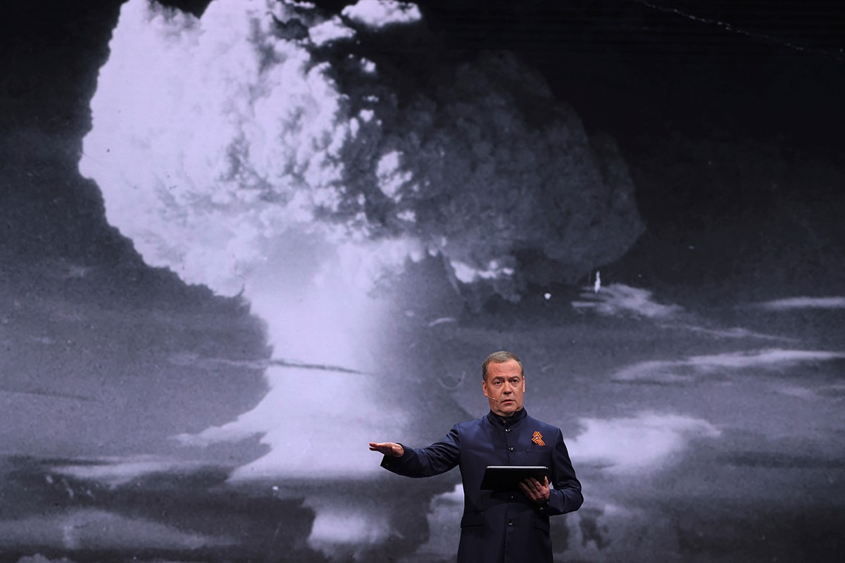 Medvedev: Moskva bi odgovorila na stvaranje i upotrebu "prljave bombe"