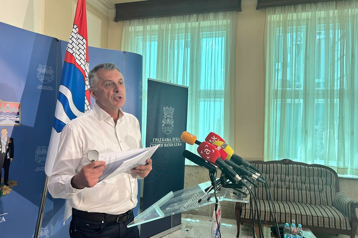 Radojičić: Donio sam lupu, ni sa lupom se ništa ne vidi