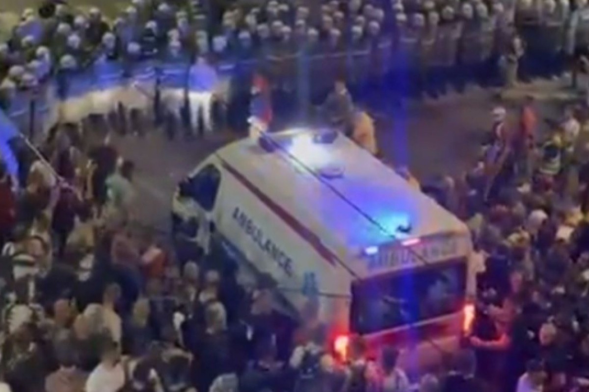 Šef policije tvrdi da demonstranti nisu propustili Hitnu pomoć: Snimak pokazuje drugačije