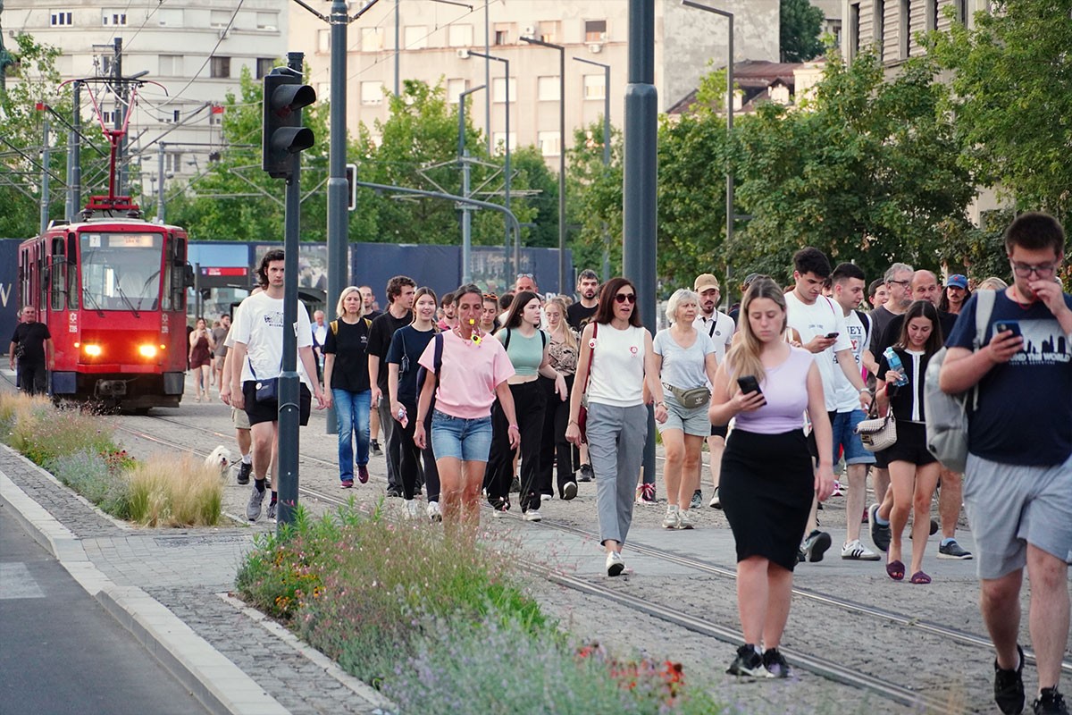 Nastavak blokada širom Srbije: Policija hapsila i jutros (VIDEO)