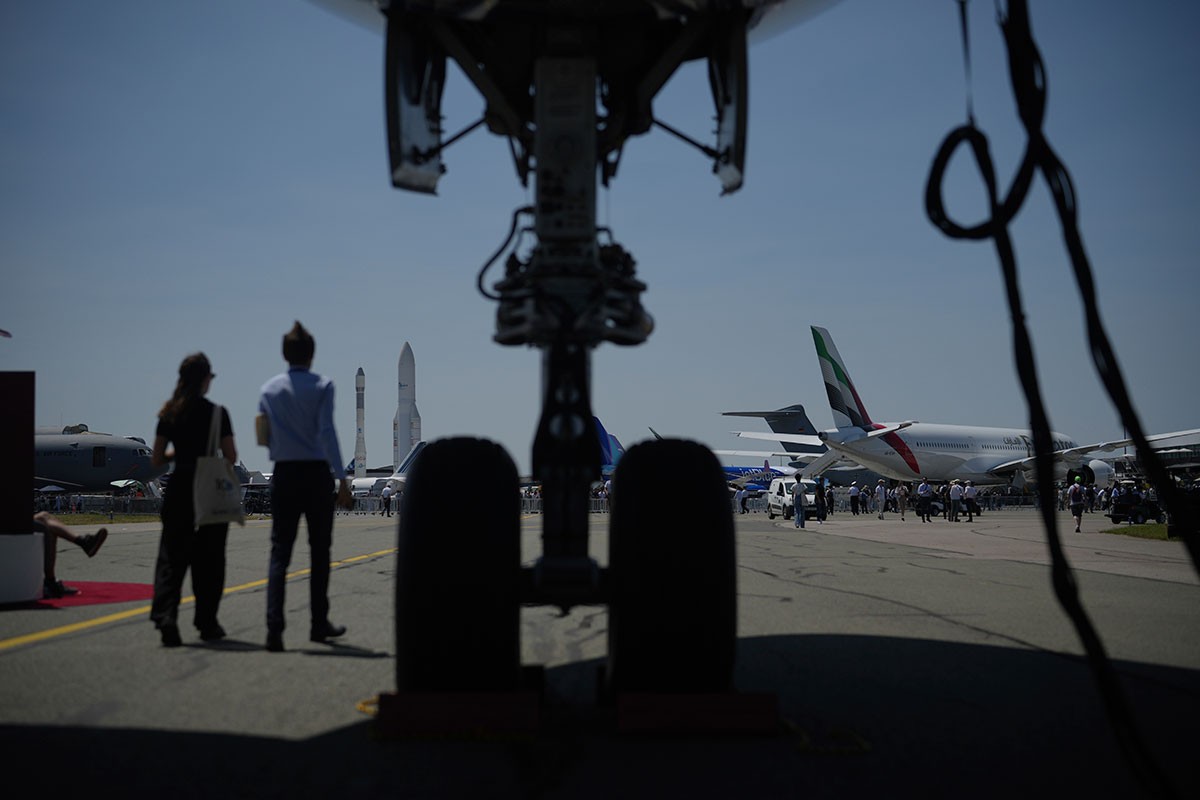 Sudarili se Boeing i Airbus, piloti suspendovani (VIDEO)