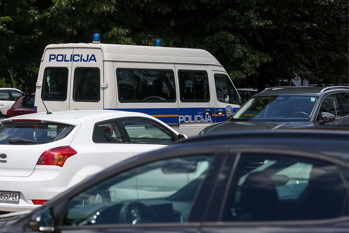 Policija o smrti Snježane K. koja je pala s balkona: "Kraj nje su našli pištolj"
