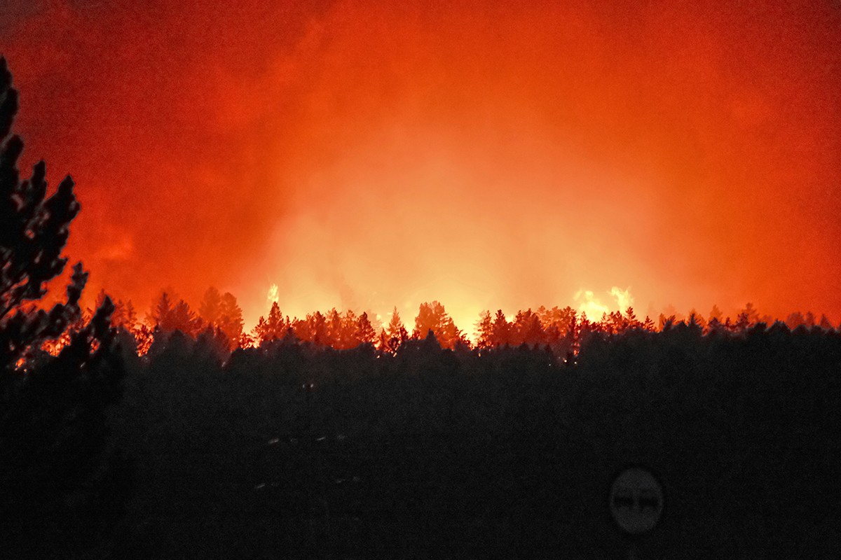 Šumski požari bjesne u Izmiru i Hataju, vatra zahvatila kuće