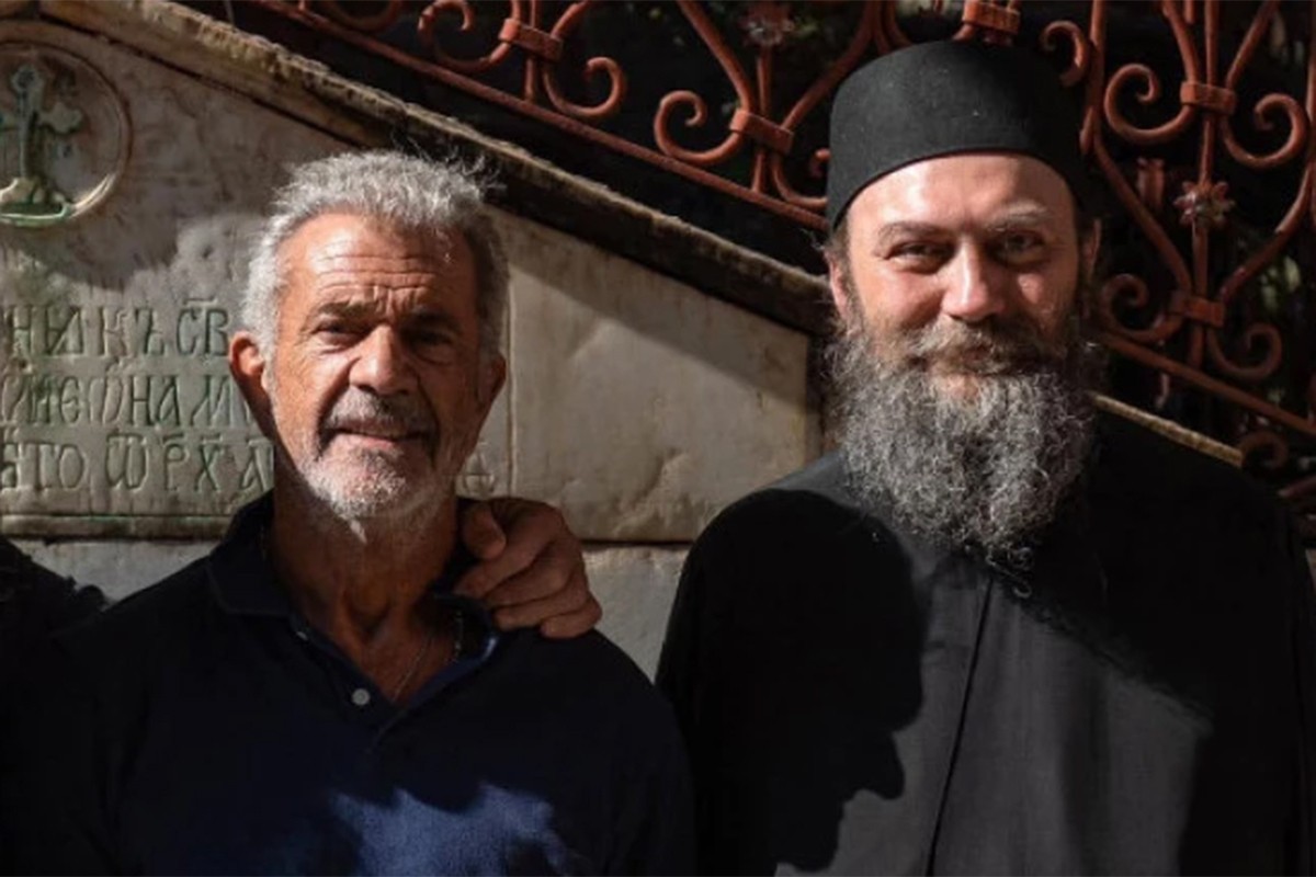 Arhimandrit otkrio kako je Mel Gibson prevodio dane u Hilandaru