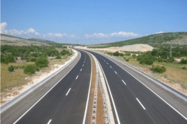 Oprezno u saobraćaju zbog pojačane frekvencije vozila i visoke ...