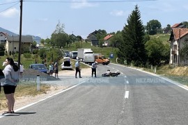 Udes kod Mrkonjić Grada, motociklistu odvezla Hitna (FOTO)