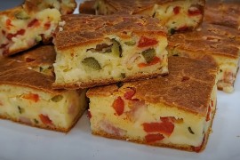 Carska pita: Savršen spoj mesa, sira i povrća