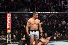 MMA borac slomio vilicu: Ovo je je**no užasno (VIDEO)