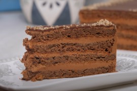 Gabon torta sa bogatim čokoladnim filom