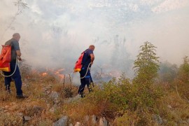 Mještani Popovog polja: Vatra nam je stigla do zidova