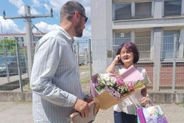 Neobičan događaj u Prijedoru: Koleginicu u penziju ispratili u old ...