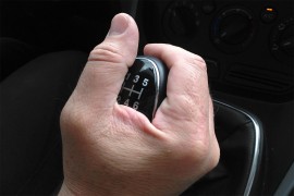 Da li vožnja u pogrešnoj brzini uništava auto