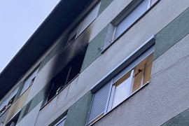 Gorio stan u Banjaluci, požar gasilo osam vatrogasaca (FOTO)