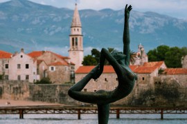Pad turizma na Crnogorskom primorju: Hoteli i privatni smještaj ...