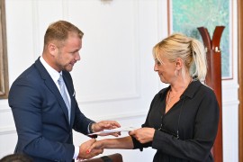 Stanivuković uručio sredstva za stambeno zbrinjavanje
