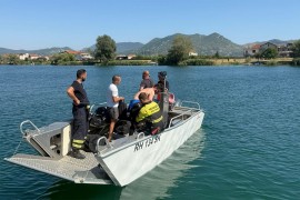 Potonuo gliser u Neretvi: Pronađeno tijelo, za drugom osobom se traga